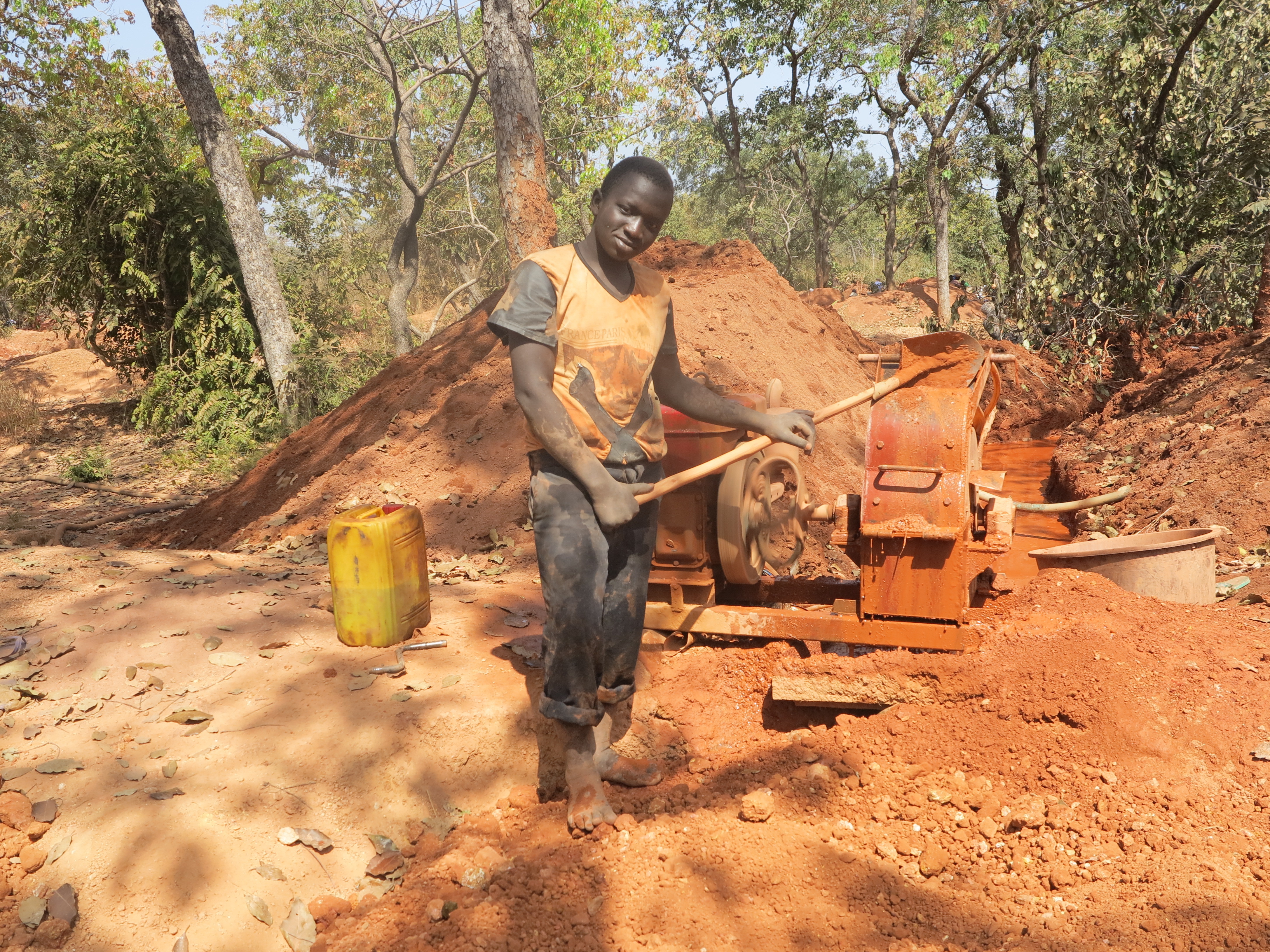 Mechanical washing, gold, Guinea