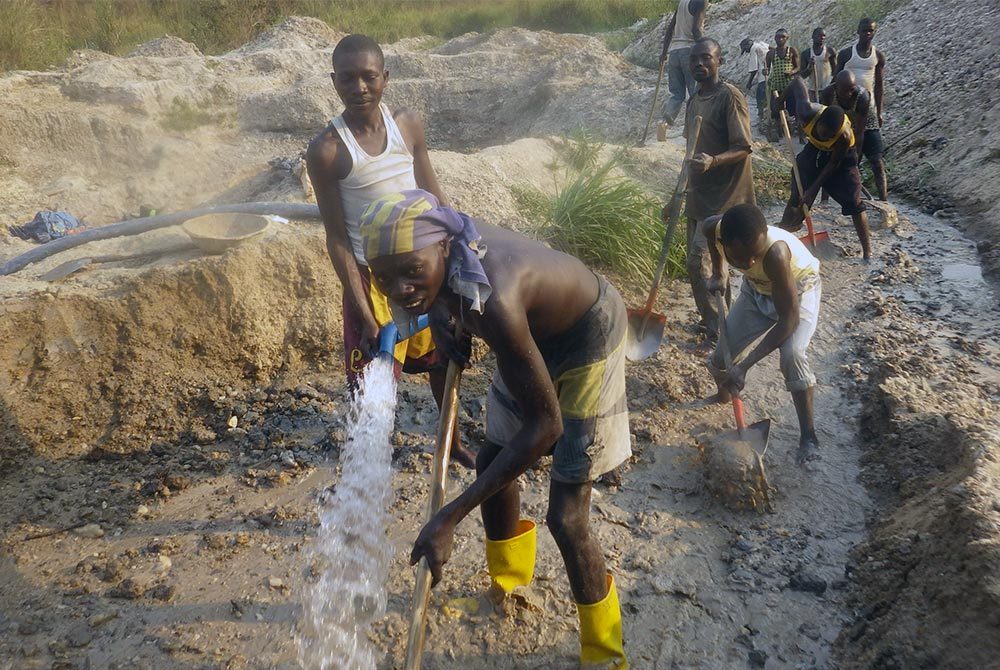 Artisanal and Small-scale Mining in Garamba National Park. Photo: Sebastien Pennes/Levin Sources