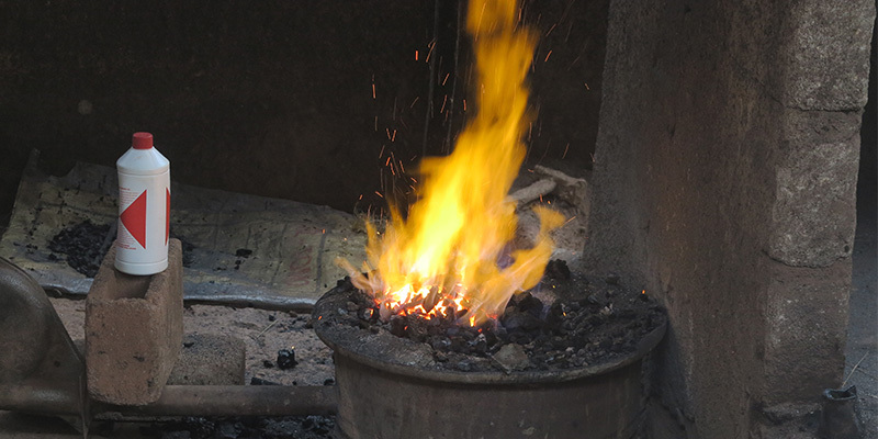 Melting and refining gold at a foundry, Sigurdi, Guinea, 2016. Photo: Levin Sources/Adam Rolfe